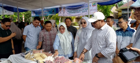 Wakil Bupati Syaiful Anwar Tinjau Pasar Murah di Candipuro, Ringankan Beban Warga Jelang Lebaran